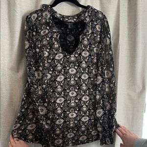 Lucky Floral Lace Women's Top - Black and White